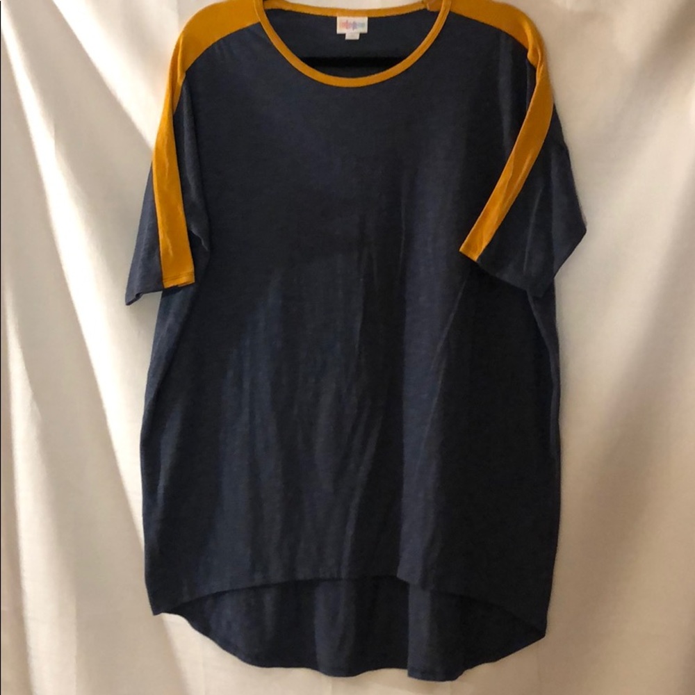 🥰LuLaRoe Irma, Size M, EUC🥰